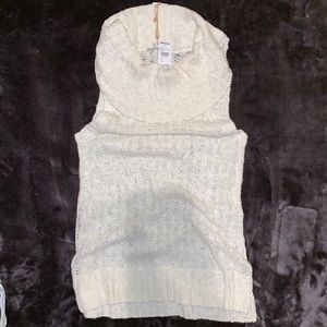 ❗️NWT❗️Woven Heart Sleeveless Sweater Top